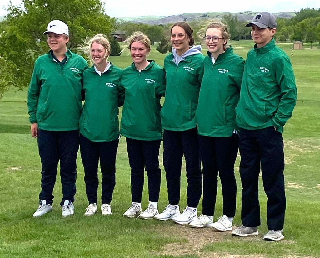 Heartland Golfers Head To Class B Tournaments - The Daily Plainsman