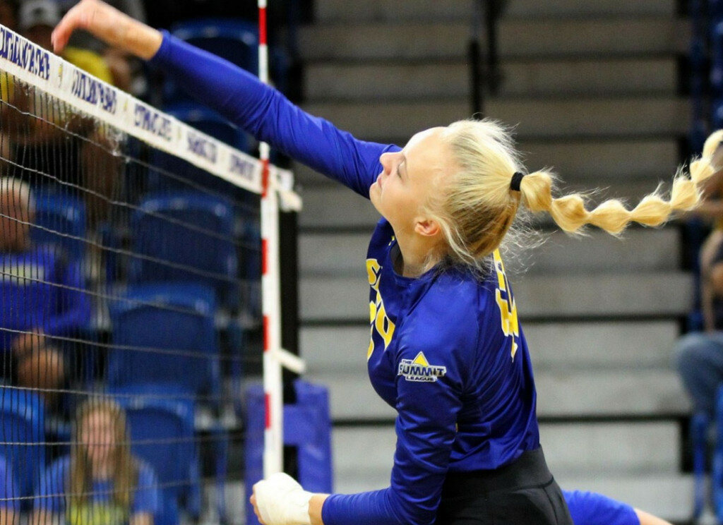 SDSU volleyball goes 2-1 in season-opening tournament - Brookings Register