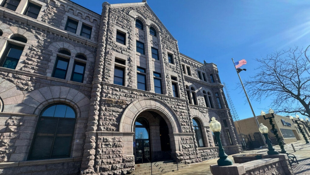 The federal courthouse in Sioux Falls is part of a busy docket in South Dakota U.S. District Court. The federal courts handled 931 criminal and civil cases combined last year, up from 822 in 2022. (Stu Whitney/South Dakota News Watch)
