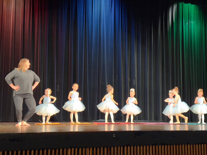 In the pre-dance mix, Ariah Lopez, Bexleigh Hatley, Charlee Hanzlik, Clara Gladson, Ivey Hatley, Jazlynn Brown, Lyanna Andrews, Lynley Lewis, Reagan Keller, and Ryleigh Jolly performed to “Won’t You be my Best Friend,” which was choreographed by Leann Mattis.