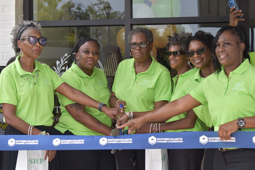 Sistas Closet is a family operation run by four sisters - Rita Pernell, Pearlene Lee, Evelyn Thomas, and Ethel Berry - with the help of other relatives.