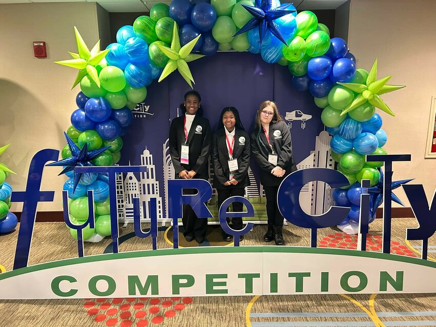 Group photo at the Future City Competition
Kendill Jiles (left), Gabirelle Brown (middle) and Autumn Mauldin (right).