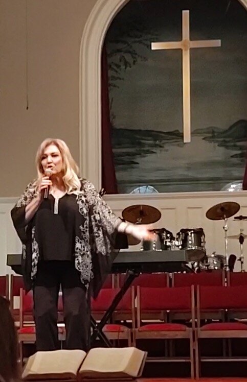 Christian recording artist LouAnn Lee recently performed at First Baptist Church in Blackville. 