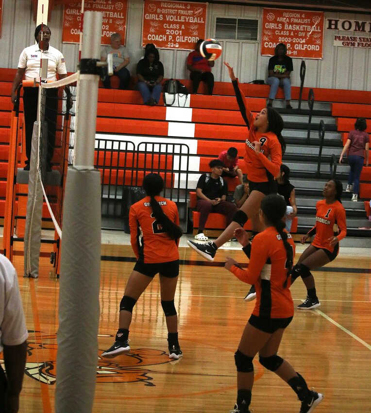 Aaliyah Wright goes up for the kill.