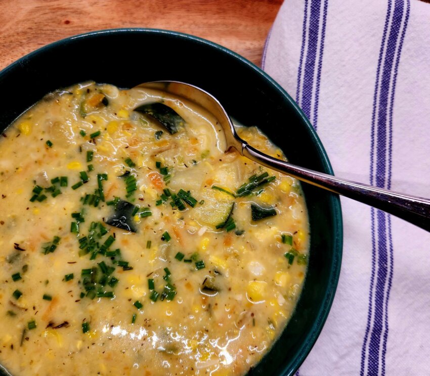 Summer Corn & Zucchini Chowder