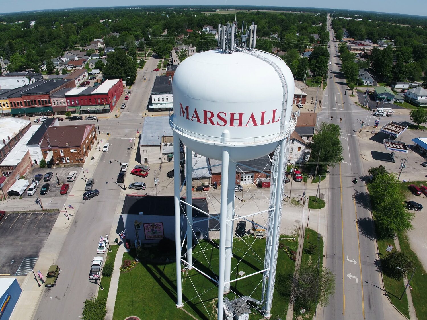 Marshall council backs business loans, downtown parking lot
