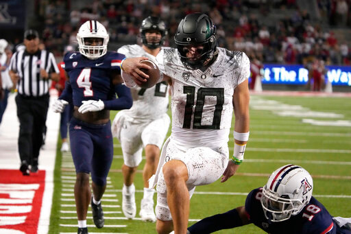 Bo Nix throws five touchdowns in No. 10 Oregon's win over No. 9