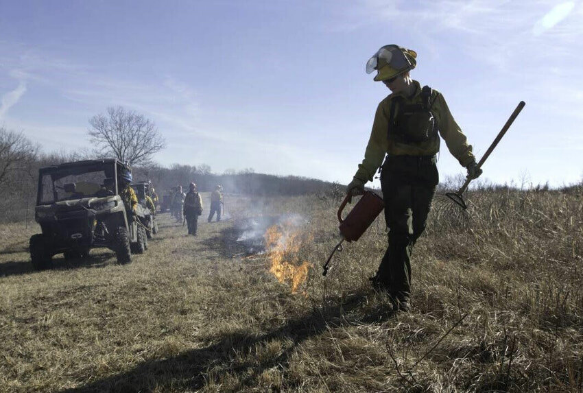 Stasia Whitaker leads a prescribed burn on a patch burn graze unit at Wahkontah Prairie.&nbsp;