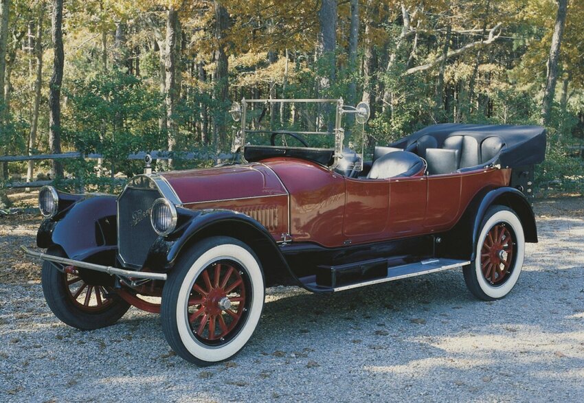 1919 Pierce-Arrow Model 48 Touring.