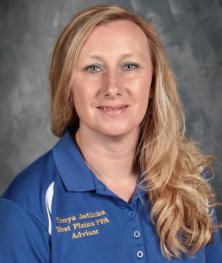 West Plains R-7 School District officials announced Thursday that high school agricultural education teacher and FFA advisor Tonya Jedlicka has been named a semifinalist for the Missouri FFA Foundation&rsquo;s inaugural Golden Owl Award, sponsored by Nationwide Mutual Insurance Company. The Golden Owl Award is intended Missouri ag educators for their significant impact on preparing the next generation of agricultural leaders. With nearly 400 nominations submitted statewide, only 18 teachers were selected as semifinalists &mdash; which district officials commented is &ldquo;an amazing achievement for Mrs. Jedlicka and the West Plains FFA program.&rdquo; As a semifinalist, Jedlicka advances to the next round, where seven finalists will be chosen. Finalists will each receive a $500 cash prize and an engraved plaque. Ultimately, one outstanding educator will be named Missouri Agriculture Educator of the Year at the Missouri FFA State Convention, earning a $3,000 cash prize and the distinguished Golden Owl Award trophy. The convention will be held April 23 through 25 at the Missouri Agribusiness Academy in Columbia.