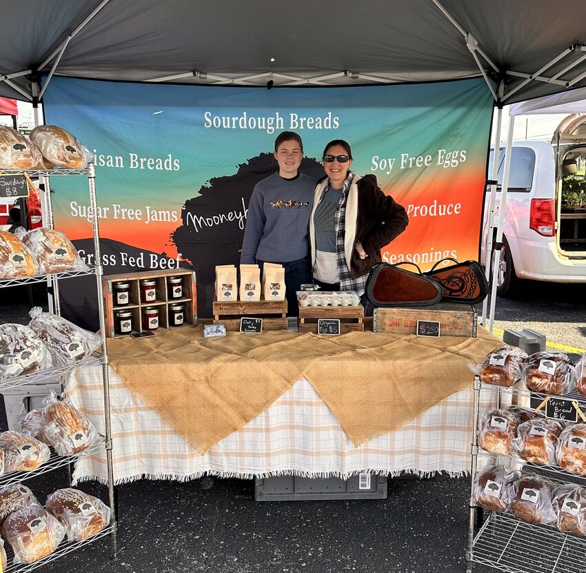 Mooneyham Farms will have hot cross buns at Saturday's &quot;GO FARM&quot; Farmer's Market.