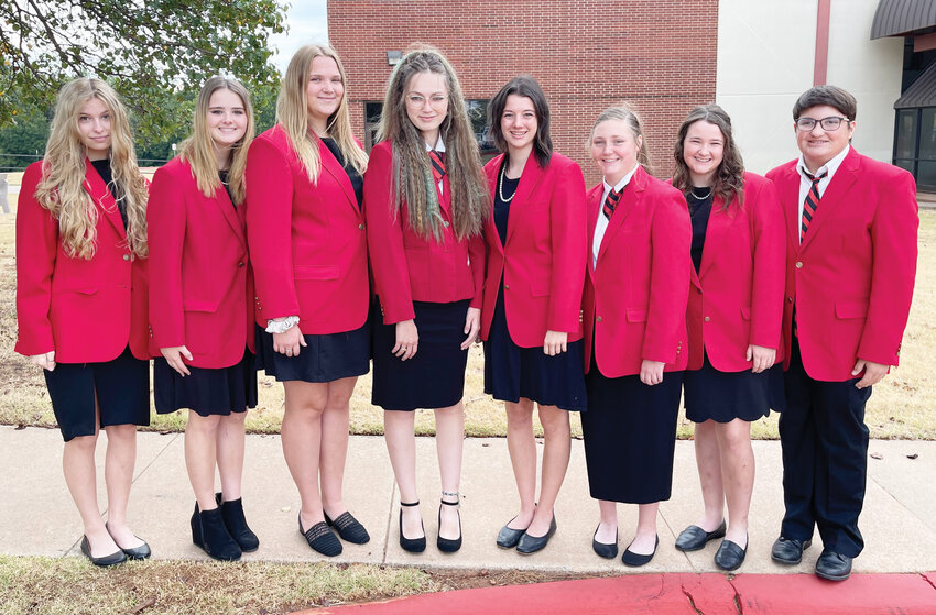Washington FCCLA officers attended Officer Leadership Training. Participating were (from left) Maddylynn Patterson, Vice President of Community Service; Elizabeth Dunn, Vice President of STAR Events; Lydi Hicks, Vice President of Membership; Emiley Baxter, president; Charis Stewart, Vice President of Public Relations; Ashlynn Bray, Vice President of Finance; Paige Burns, vice president; and Ves Hegeman; representative. Not pictured is advisor Alisha Duncan.