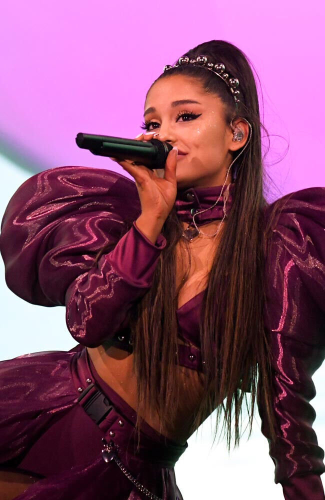 Ariana Grande Chanel Shopping Spree - Ariana Grande Just Stepped Out for a  Massive Post Breakup Shopping Spree