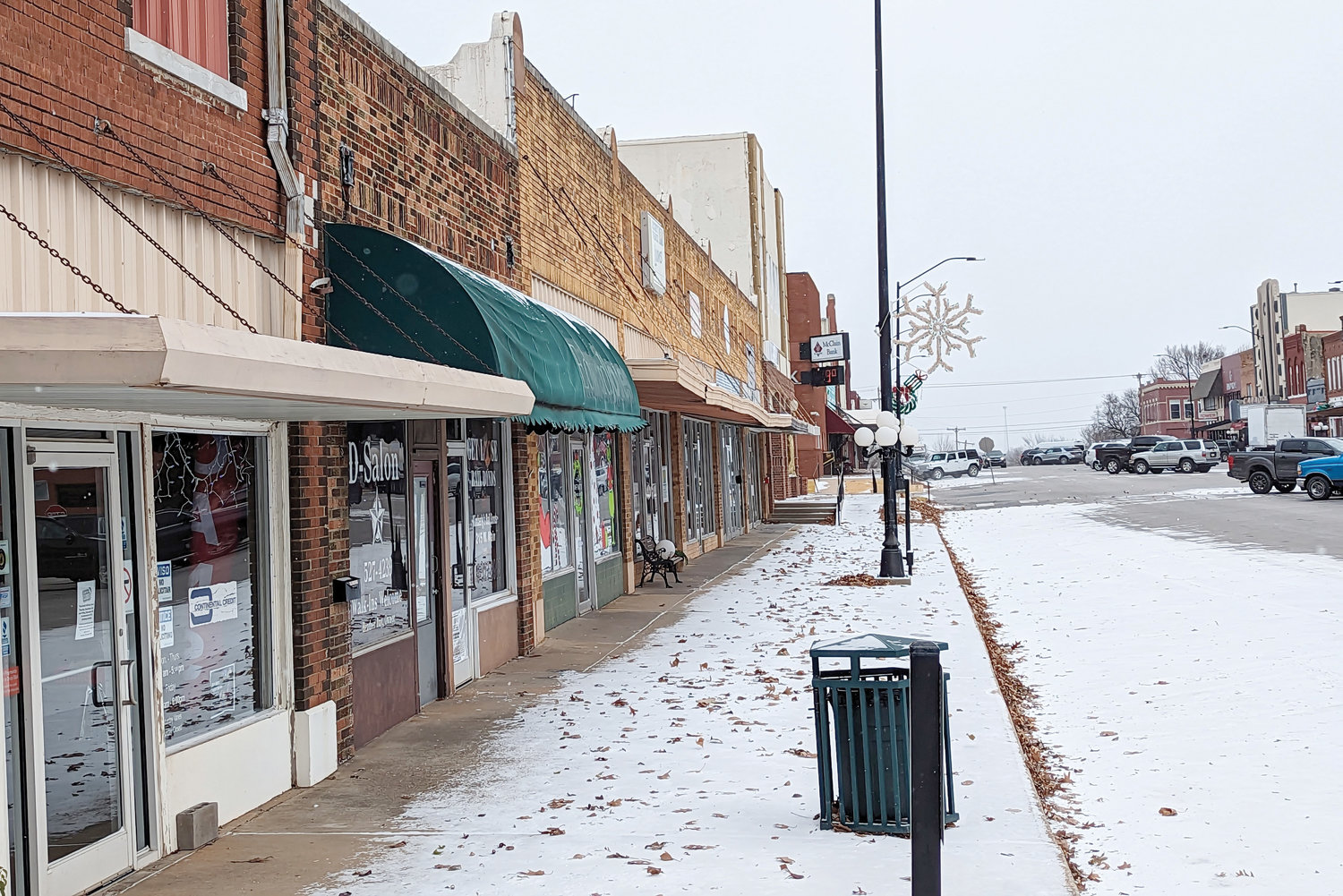 Central Oklahoma received a dusting of light snow last Thursday to go with single digit temperatures, high winds and wind chills as low as negative 16.