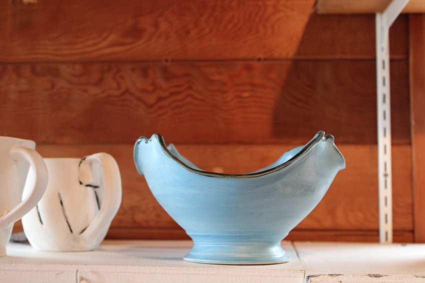 Decorative bowl.