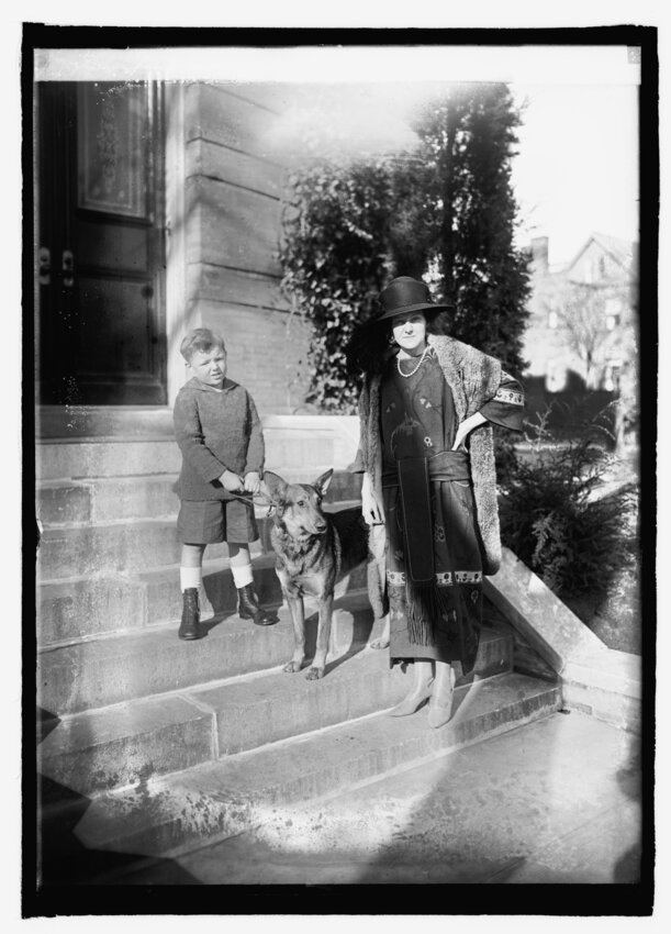 Cornelia Pinchot, left, and Gifford Jr., 12/29/1921. Photo originally from the Library of Congress.