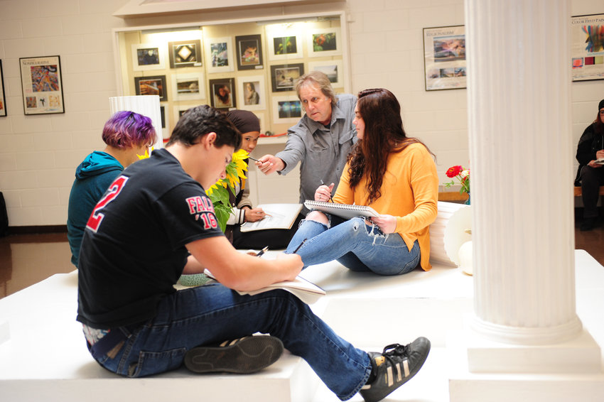 Students learn art at SUNY Sullivan