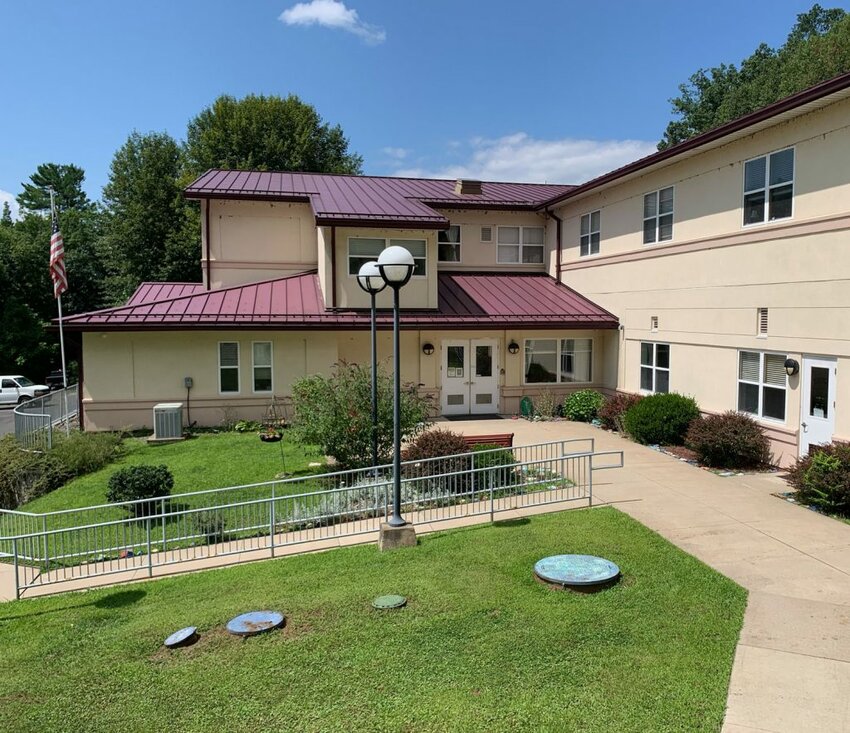 New Hope Manor is a long-term residential facility for people with substance use disorder, mainly alcohol use and opioid use.