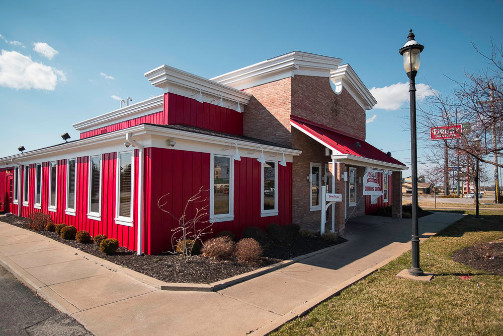 Wings Etc. takes the place of Bob Evans Springfield Business