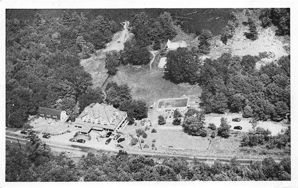 An aerial view of the Hillside Inn in Narrowsburg circa 1950.