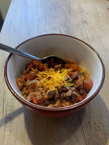 This Weight Watchers turkey chili takes only 10 minutes to prep, and if you are anything like me, you have most of the ingredients in cans in your cupboard (that you hoarded when you thought the world was ending earlier this year).