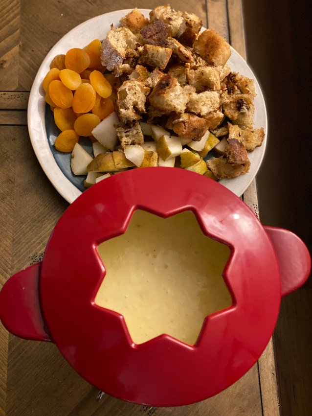 This recipe for a Classic Swiss Cheese Fondue you&rsquo;ll want to cut out and save for a great entertaining party.