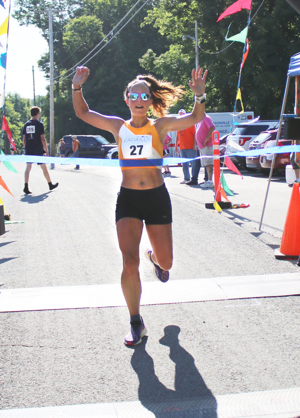 Jennifer Nolan from Narrowsburg was the first female from the 10K to cross the line, coming in at 42:33.