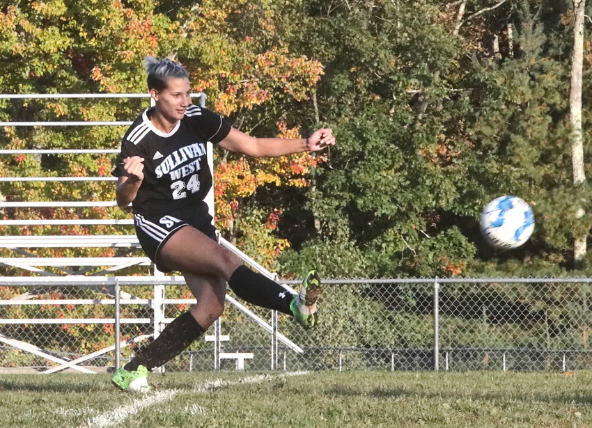 Sullivan West&rsquo;s Anna Bernas adeptly propels the ball upfield. Her strong leg is a weapon often availed for a quick reversal of the opposing team&rsquo;s attempted attack.