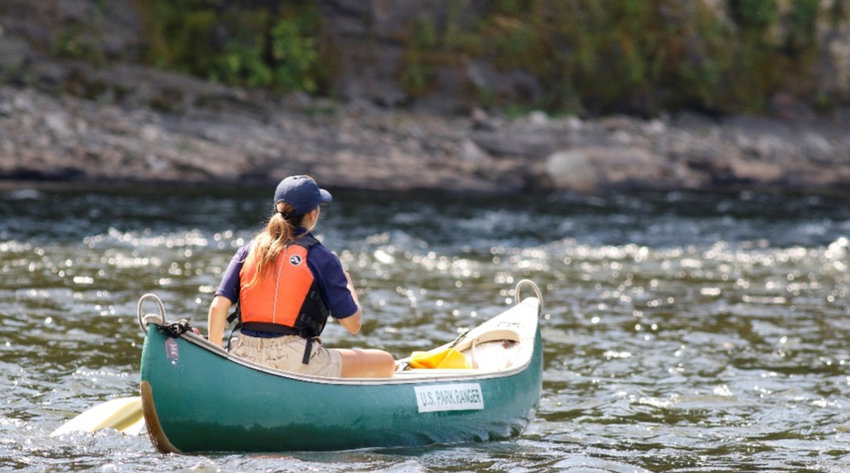 Park Ranger Intern canoeing down the Delaware River.