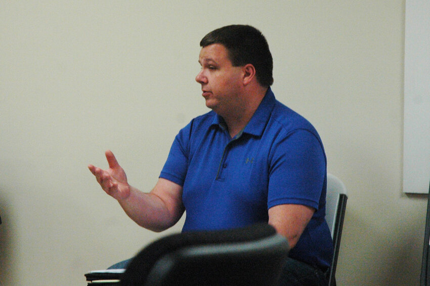 Town of Delaware&rsquo;s Engineer Bill Brown discusses the hamlet of Callicoon&rsquo;s new water system project at the Town Board meeting on Wednesday.