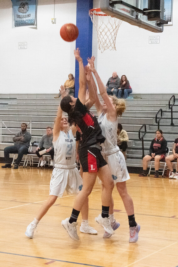 Liberty&rsquo;s Julissa Velez led all scorers with 17 points in the Thursday night matchup against Sullivan West.