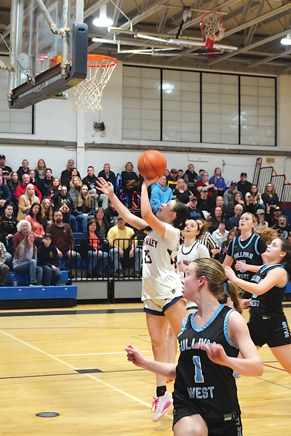 Jordan Dymond getting an easy layup ahead of traffic.