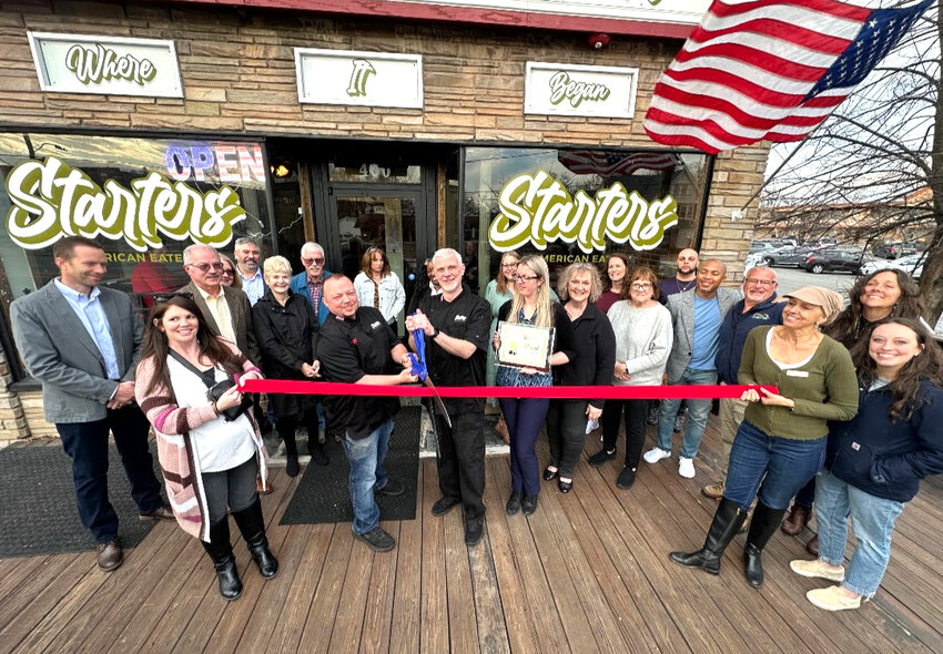 Members of the Sullivan County Chamber Board of Directors and friends gather to join in the Ribbon Cutting with SC Chamber of Commerce President Ashley Leavitt to celebrate Starters American Eatery on Broadway.  To schedule a Ribbon Cutting, join the Chamber, or learn more, contact the Chamber Office at 845-791-4200.