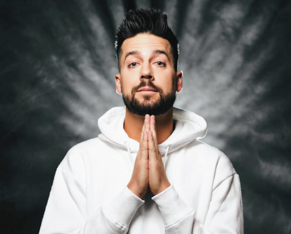 John Crist is one of today’s fast-rising stand-up comedians, with more than one billion video views, four million fans on social media and sold-out shows from coast to coast.