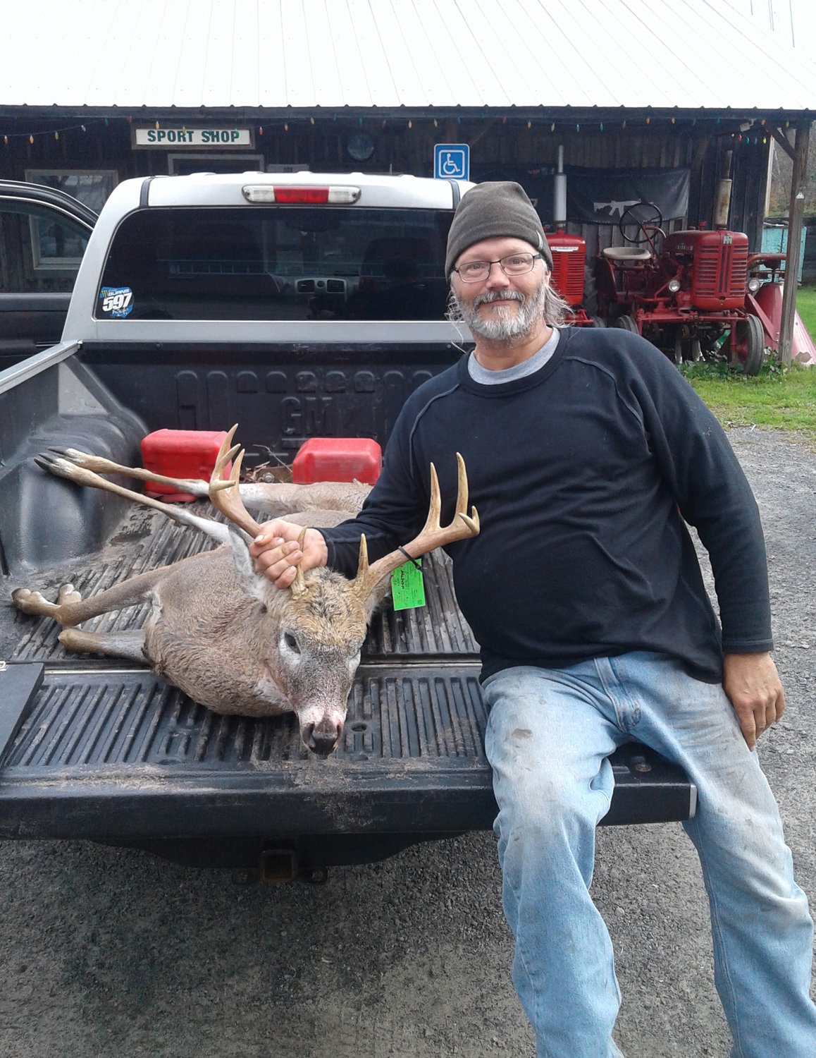 Robert Burns took this 10 point buck on 10-28-21 in the Town of Thompson. The deer scored a 58.75.