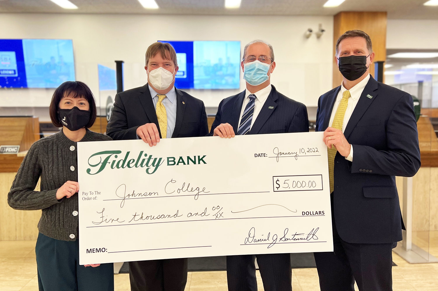 01.19.22 Johnson College Receives $5,000 from Fidelity Bank