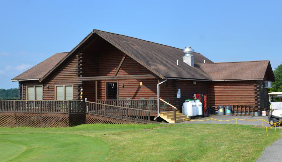 This beautifully designed clubhouse, small bar and dining facilities are part of the French Woods Golf & Country Club.