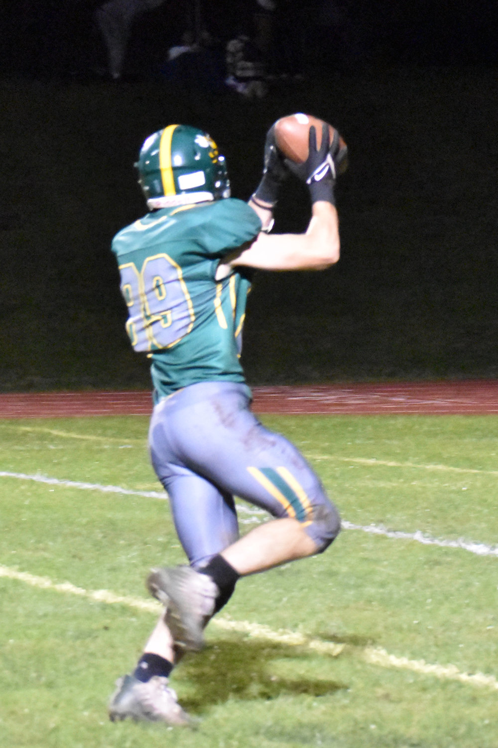 Josh Warming received four passes for 44 yards, including this 24 yard touchdown.