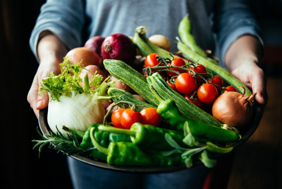 We’ve been told eating fresh, organic vegetables is the gold standard, but there are many factors we must consider when it comes to choosing the best vegetable options for us and our family.