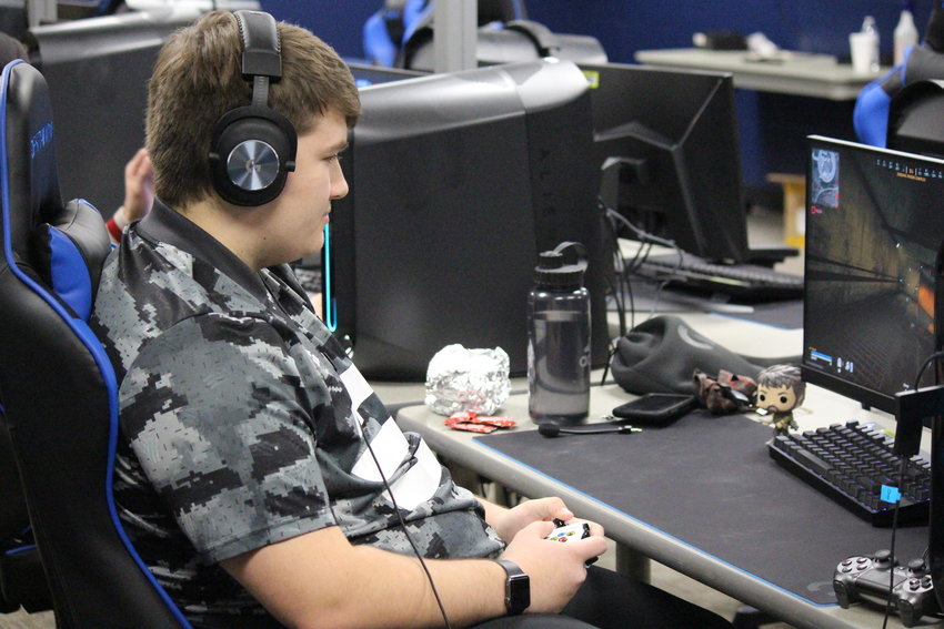 Gage Behee navigates the prison in Call of Duty: Warzone during a State Fair Community College eSports practice Tuesday evening.