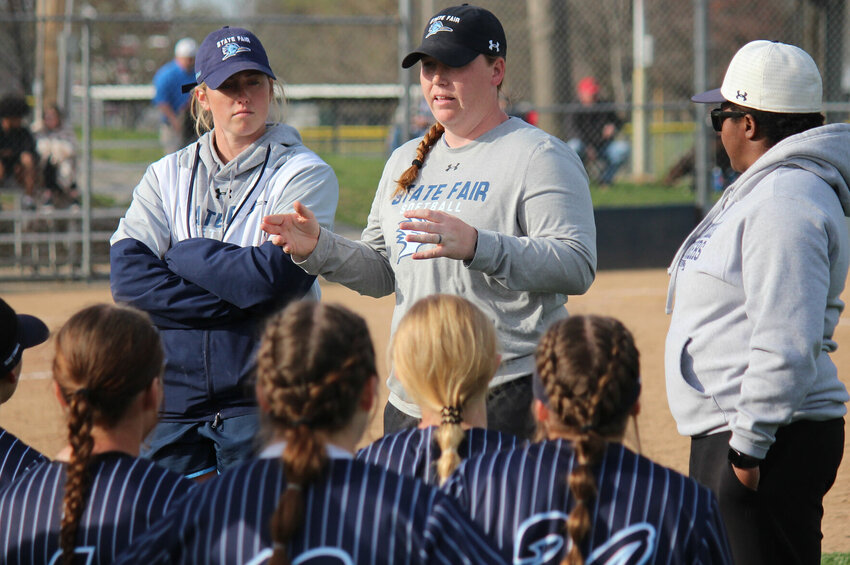 State Fair Community College softball head coach Michele Rupard speaks to the Lady Roadrunners following Thursday's doubleheader sweep over MSU-West Plains at Centennial Park.   PhotoCredit: Photo by Bryan Everson | Democrat