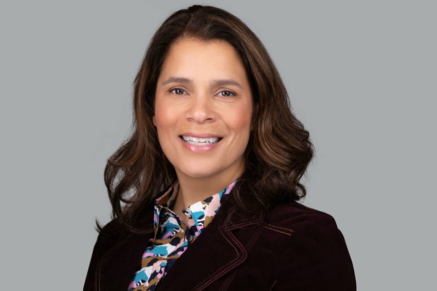 Dr. Lara Brise&ntilde;o Kenney