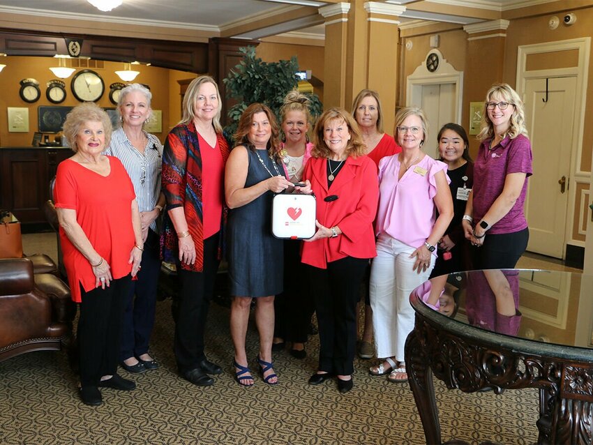 From left, Connie McLaughlin and Michele Laas, committee members; Dianne Simon, Thompson Hills Investment Corporation vice president and committee co-chair; Bobbi Luebbert, Hotel Bothwell general manager; Kara Sheeley, committee member; Lori Wightman, Bothwell Regional Health Center CEO and committee co-chair; Robin Balke and Trish Henson, committee members; Leisha Nakagawa, Bothwell Foundation administrative assistant; and Erica Petersen, committee member.   Photo courtesy of Bothwell Regional Health Center
