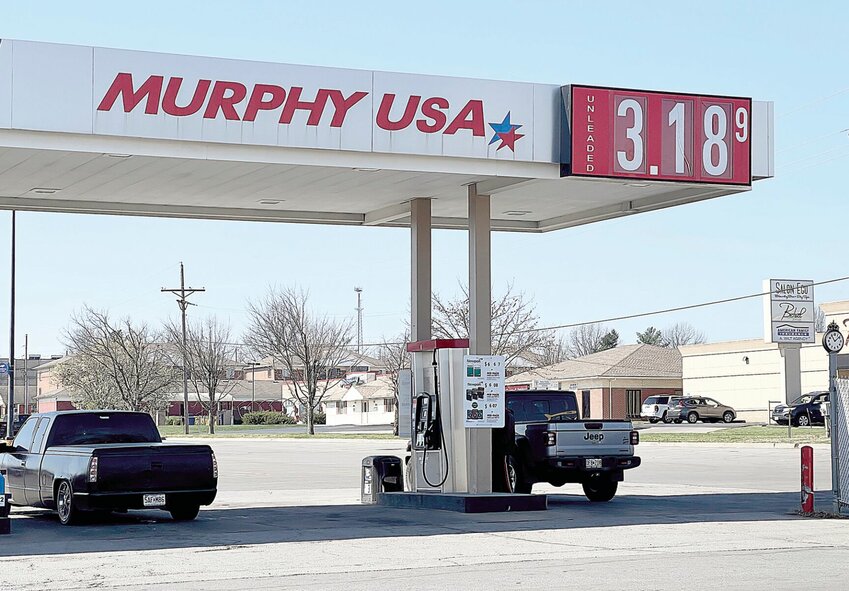 The lowest gas prices in Sedalia earlier this week were $3.18 at Murphy USA.   Photo by Faith Bemiss-McKinney | Democrat