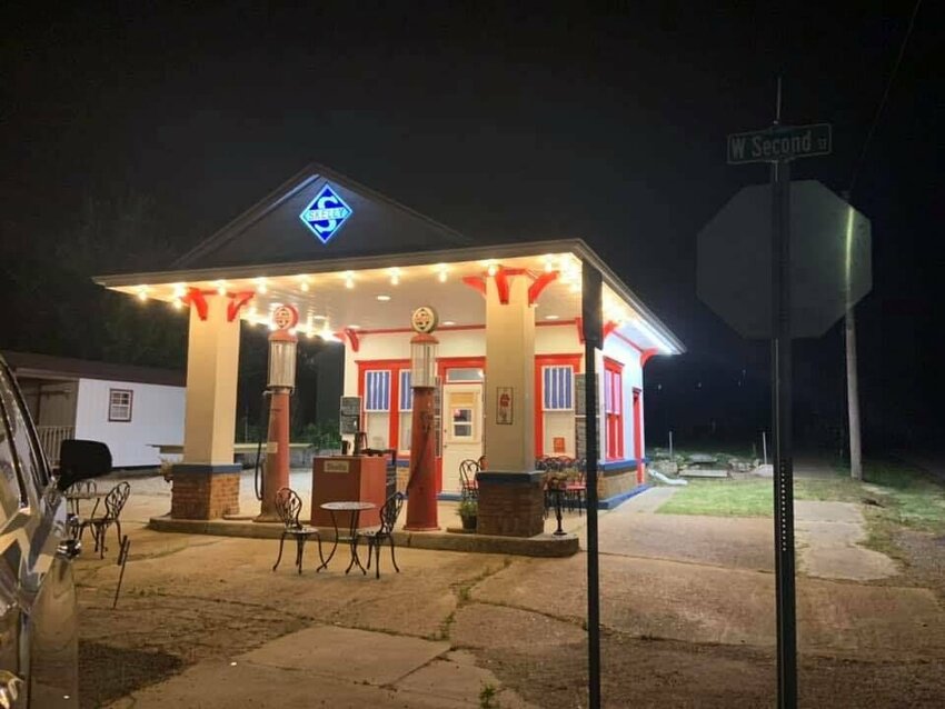 Skelly’s Ice Cream Shoppe, a 100-year-old gas station transformed into an old-fashioned ice cream shop in Stover, has long been a gathering place for locals and visitors alike.


Photo courtesy of Skelly's Ice Cream Shoppe