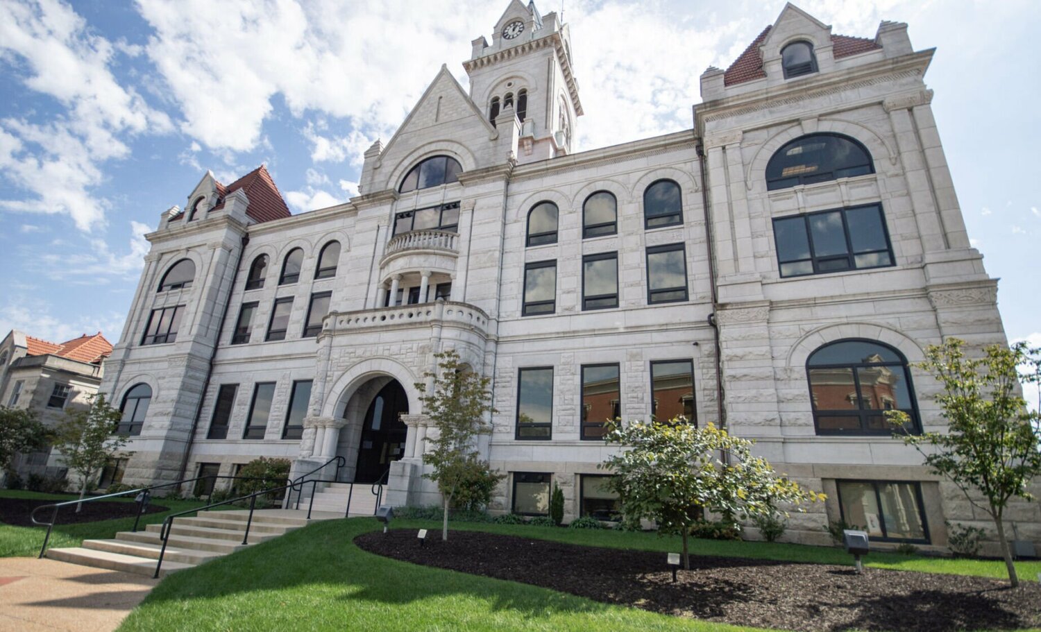 Missouri educators sue state over private school vouchers