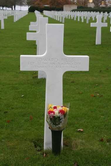 Edward Bills&rsquo; grave in Li&egrave;ge,  Belgium.