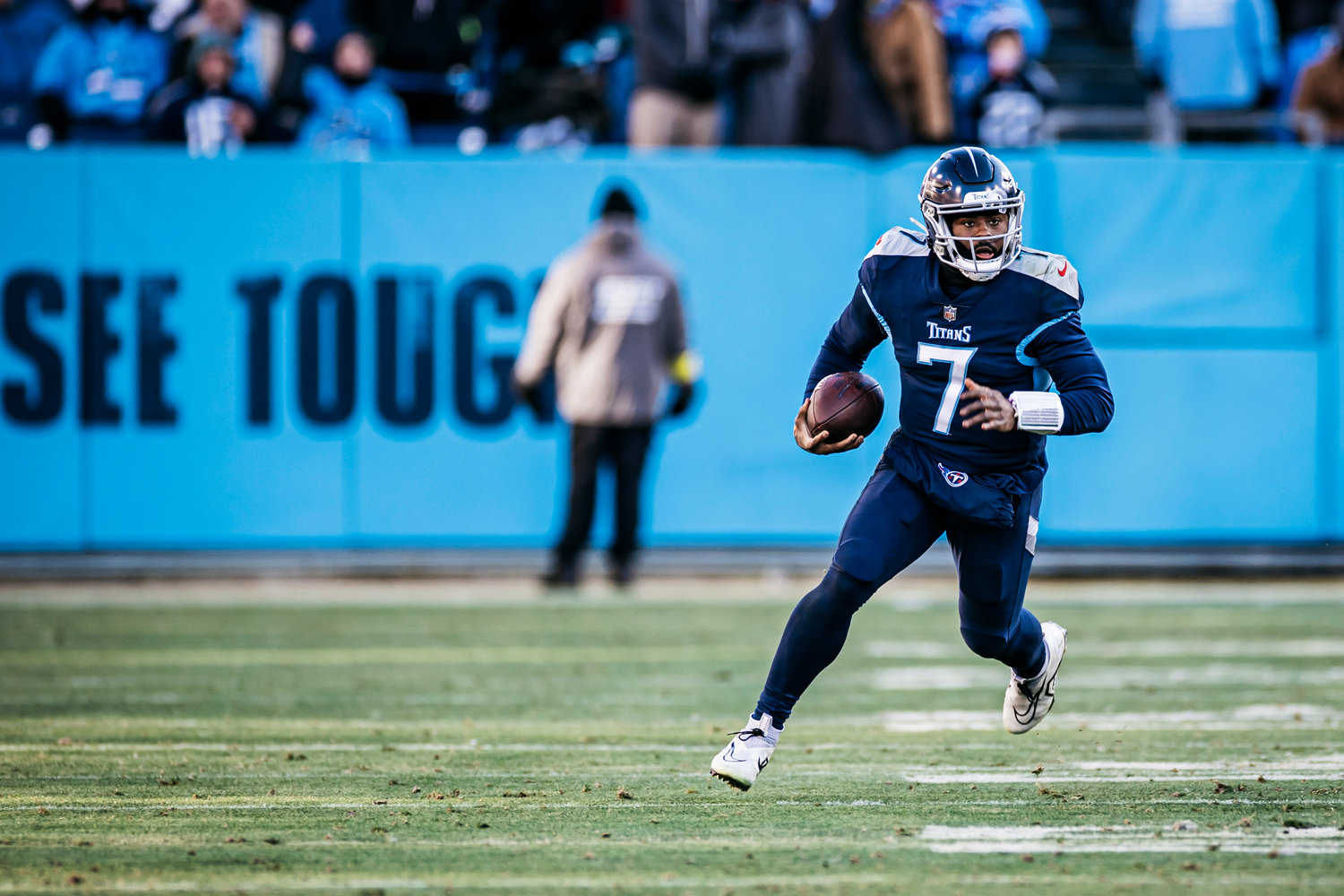 Malik Willis went 14-of-23 for 99 yards and two interceptions as the Titans’ starting quarterback on Saturday.