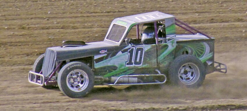 Joe Esquibel of Monte Vista won the dwarfs/mod-lite division main event Sunday ay Mosca Motorsports Park