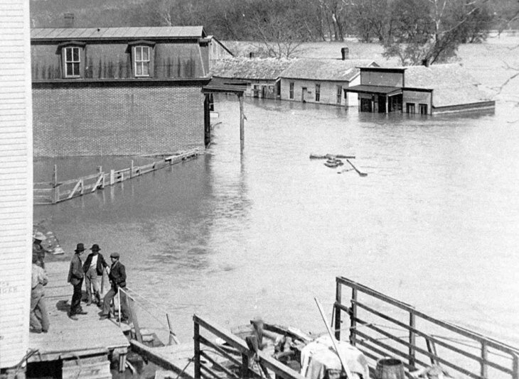 1905 flood in Tuscumbia, looking south